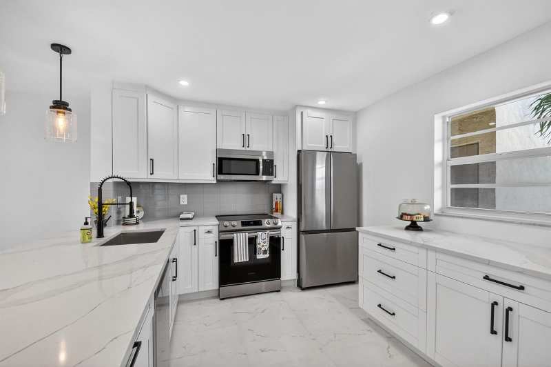 2300 NE 1st Lane # 201, Boynton Beach FL 33435