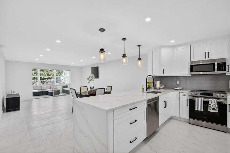 2300 NE 1st Lane # 201, Boynton Beach FL 33435