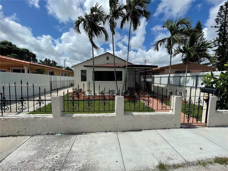 508 E 40th St, Hialeah FL 33013