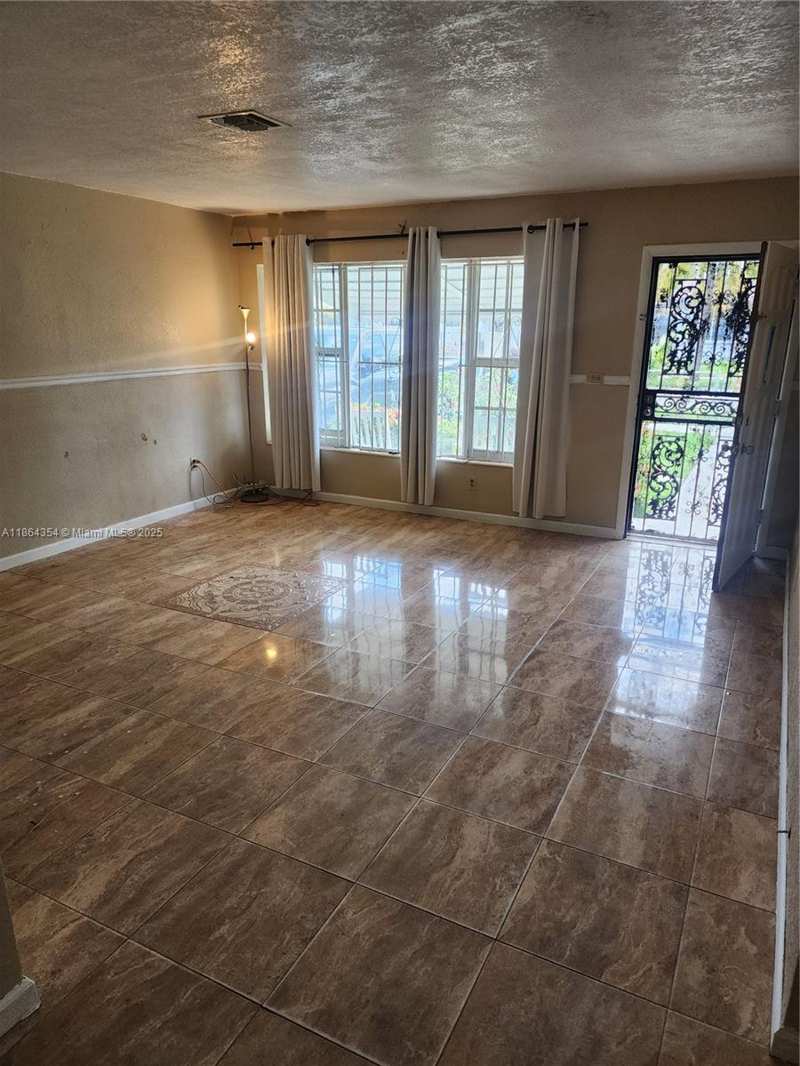 17200 NW 11th Ave, Miami Gardens FL 33169