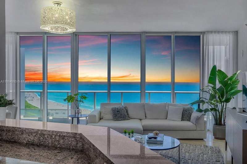 100 S Pointe Dr # 2208, Miami Beach FL 33139