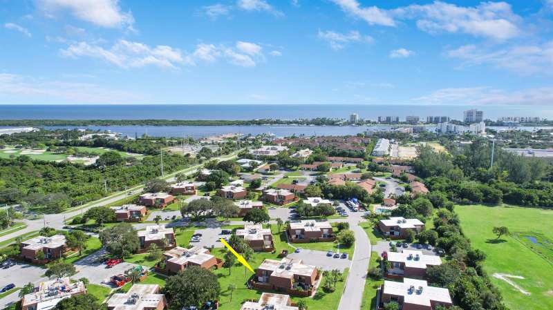 3900 County Line Road # 21d, Tequesta FL 33469