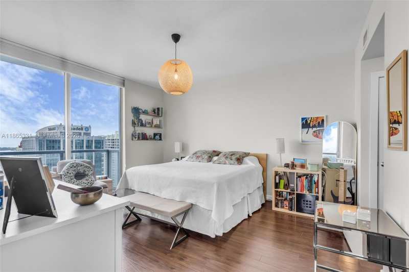 1060 Brickell Ave # 3601, Miami FL 33131