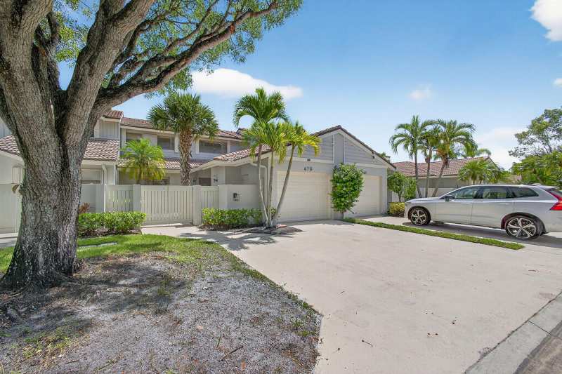 479 Prestwick Circle, Palm Beach Gardens FL 33418