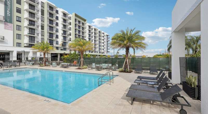 4465 Griffin Road # B3, Davie FL 33314