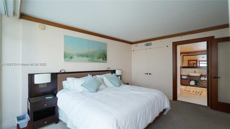 6801 Collins Ave # 710, Miami Beach FL 33141