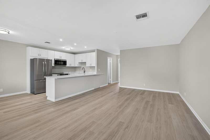 42 Easthampton B, West Palm Beach FL 33417