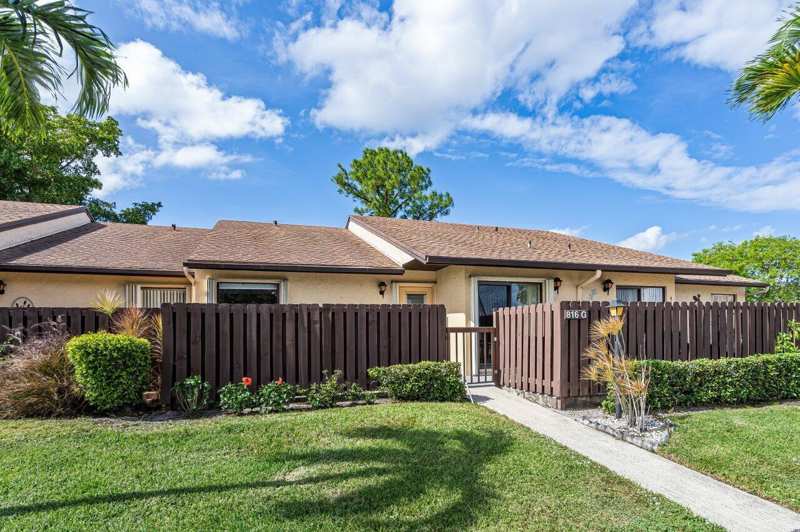 816 Sky Pine Way # G, FL 33415