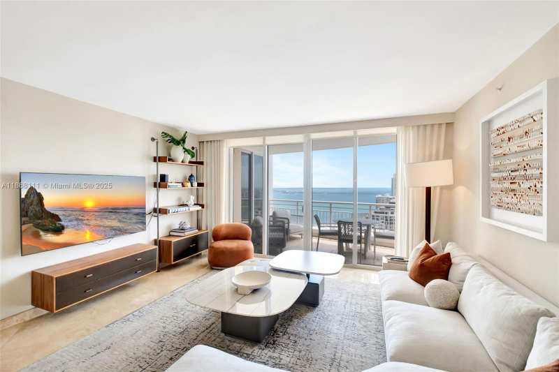 848 Brickell Key Dr # 2605, Miami FL 33131