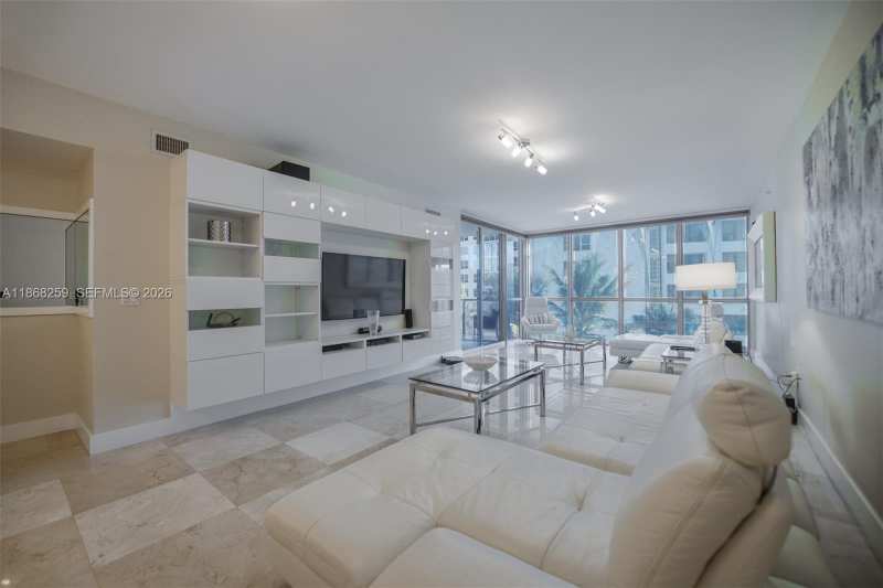 3101 S Ocean Dr # 404, Hollywood FL 33019