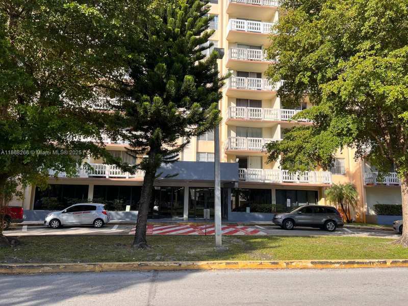 15600 NW 7th Ave # 805, Miami FL 33169