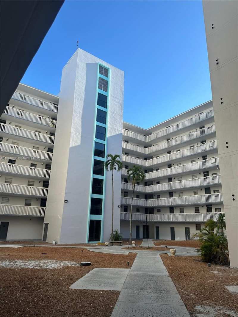 15600 NW 7th Ave # 805, Miami FL 33169