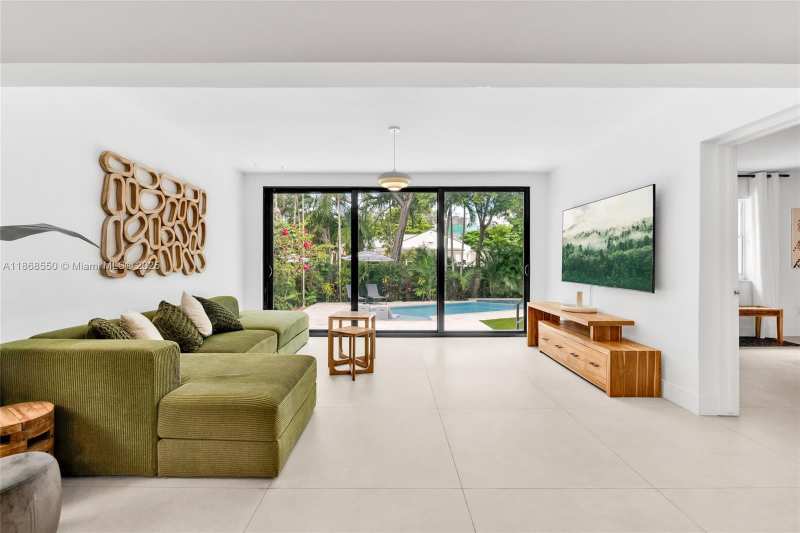 141 SW 23rd Rd, Miami FL 33129