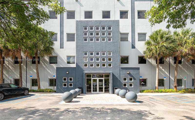 7791 NW 46th St # 428, Doral FL 33166