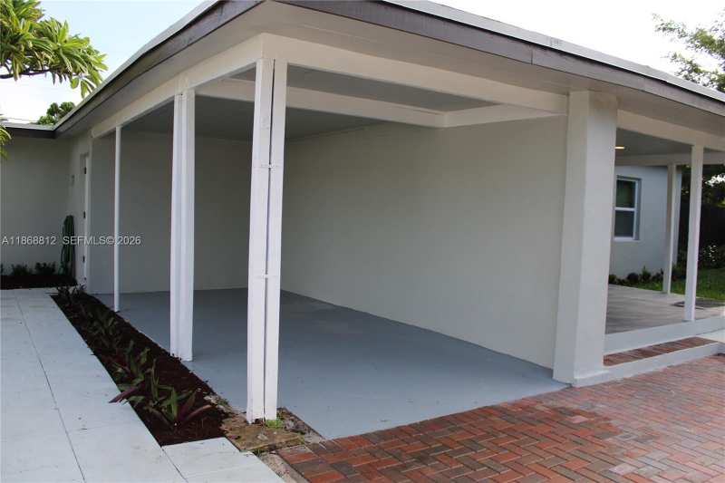 241 NE 55th St, Oakland Park FL 33334