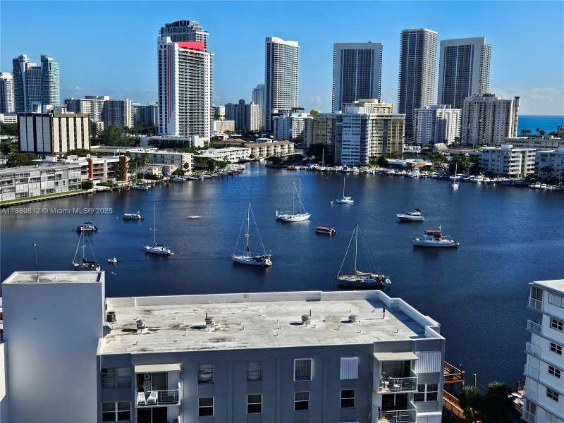 427 Golden Isles Dr # 16E, Hallandale Beach FL 33009