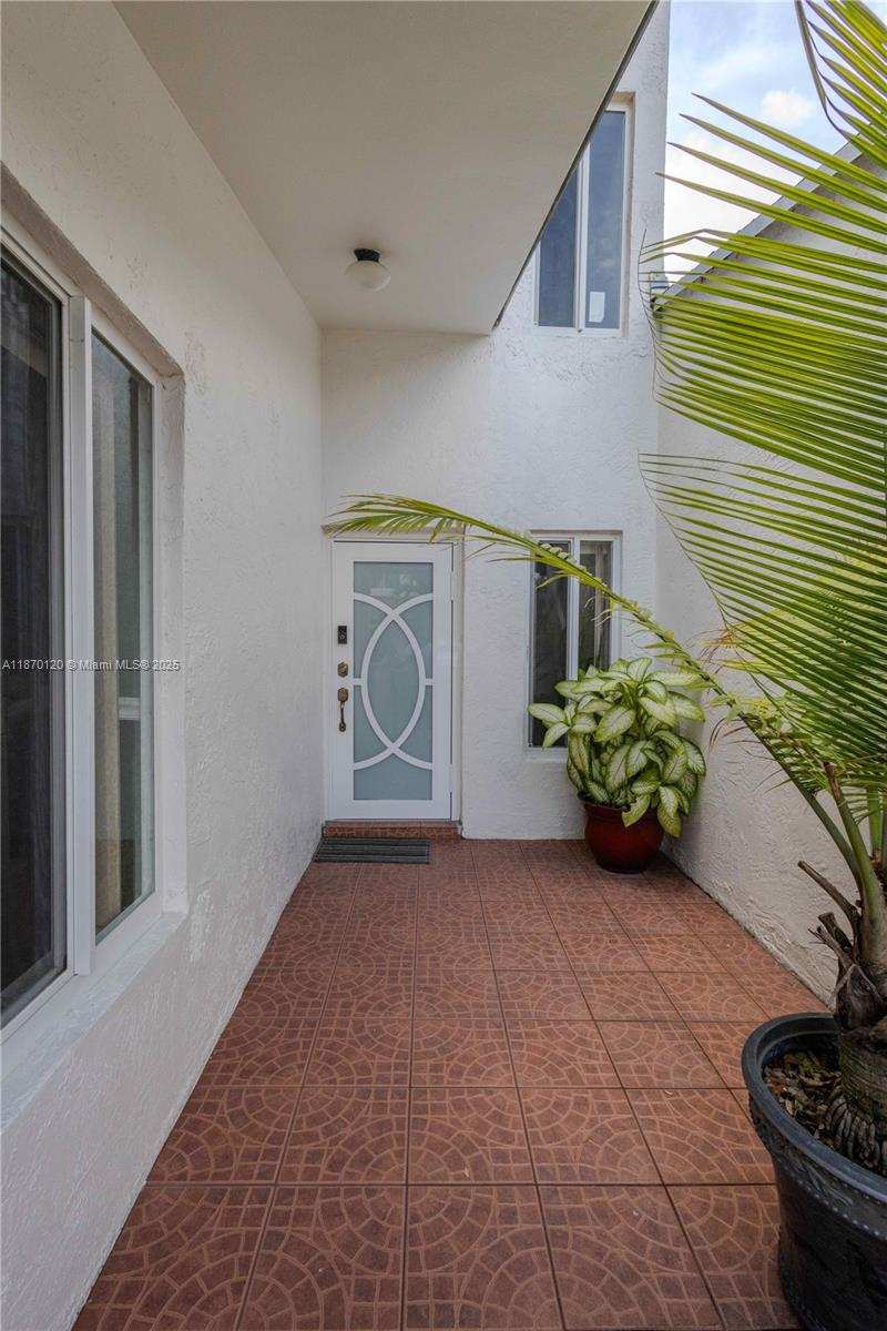 2435 SW 11th St # B, Miami FL 33135
