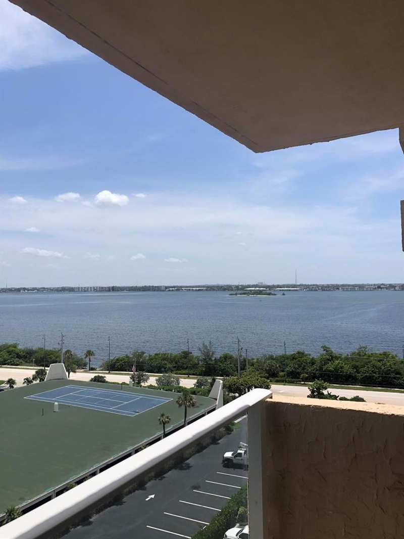 5440 N Ocean Drive # 803, Singer Island FL 33404