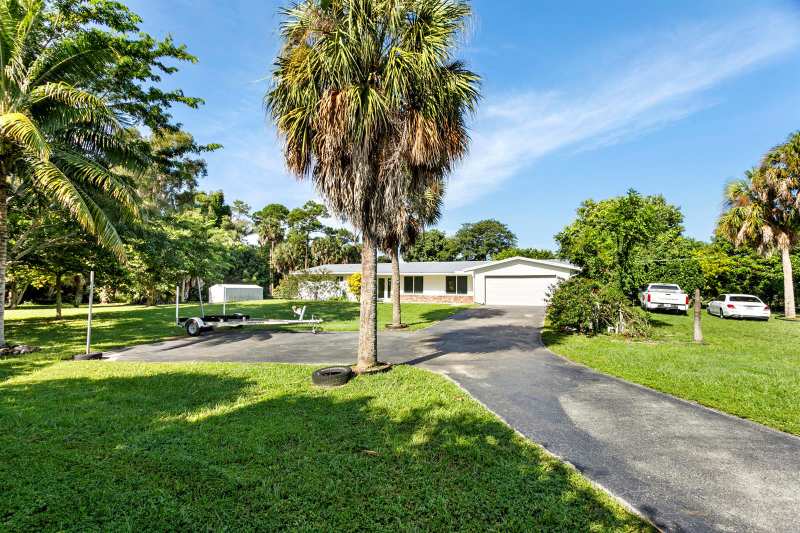 5200 Club Road, Haverhill FL 33415
