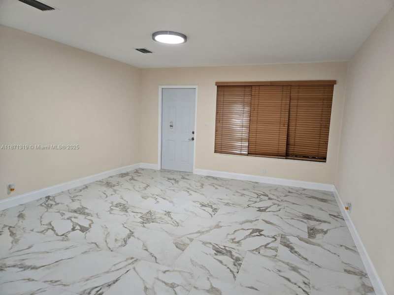 6751 Meade St, Hollywood FL 33024