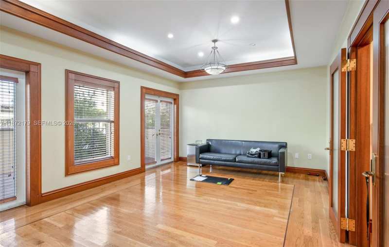 4551 Ponce De Leon Blvd, Coral Gables FL 33146