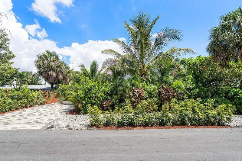 2041 NE 30th Street, Fort Lauderdale FL 33306