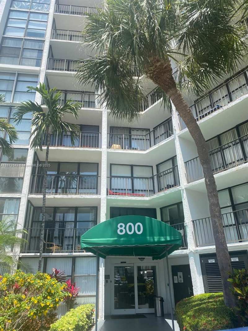 800 Parkview Dr # 104, Hallandale Beach FL 33009