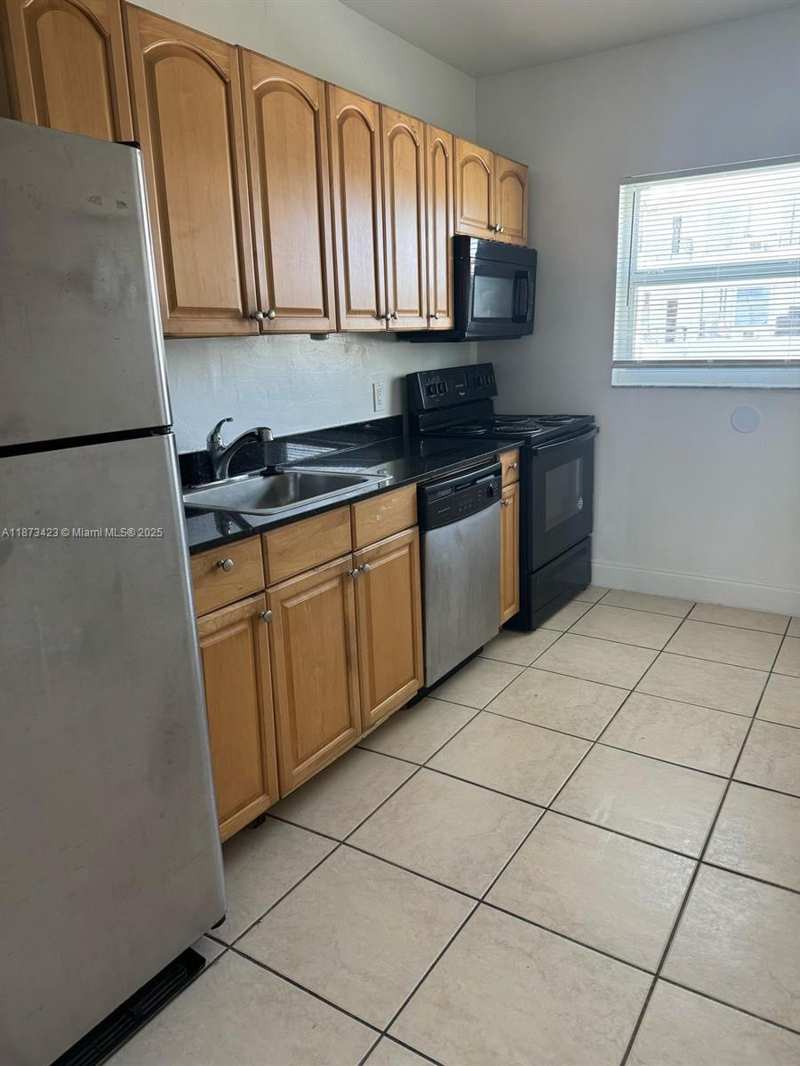 7207 Bay Dr # 6, Miami Beach FL 33141