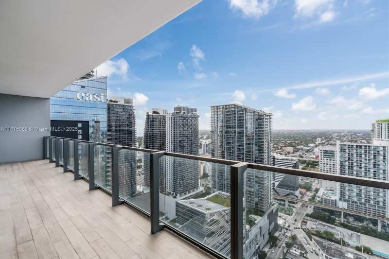 68 SE 6th St # 3706, Miami FL 33131