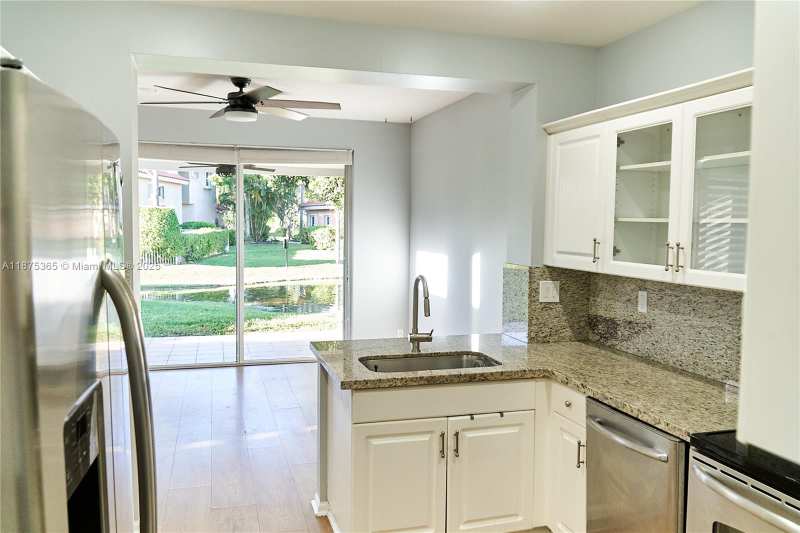 12625 NW 56th St, Coral Springs FL 33076