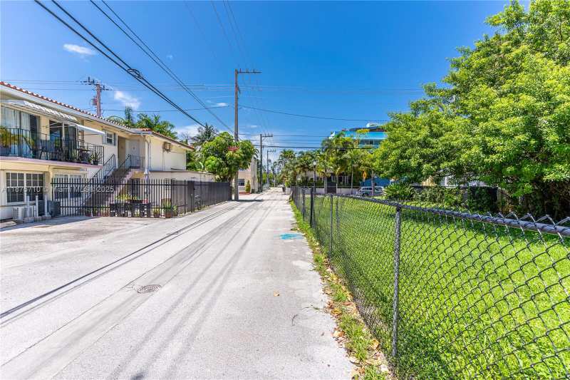 918 4th St, Miami Beach FL 33139