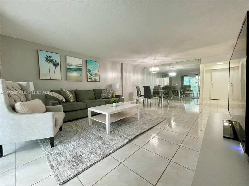 131 SE 3rd Ave # 305, Dania Beach FL 33004