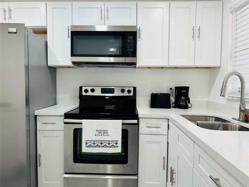 2871 E Sunrise Lakes Drive # 101, Sunrise FL 33322