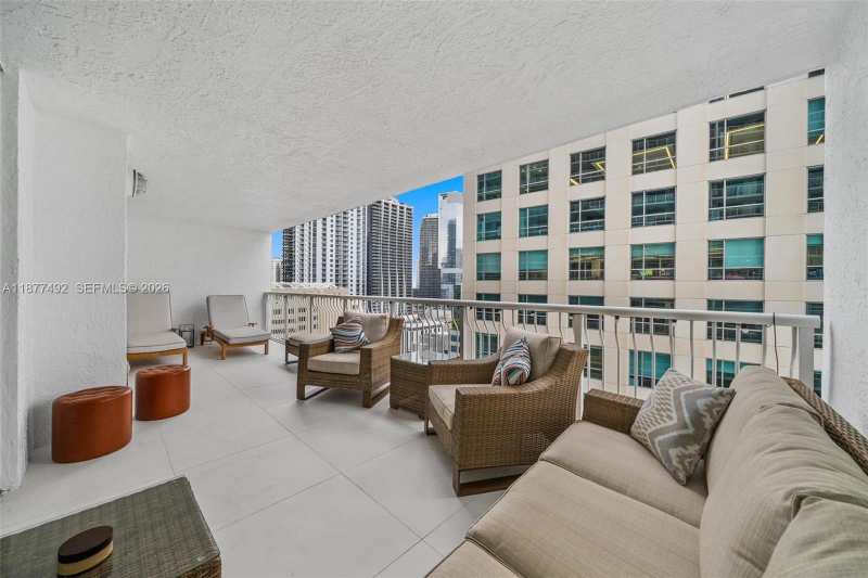 1200 Brickell Bay Dr # 2812, Miami FL 33131