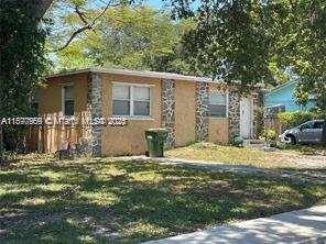 1565 NE 141st St, North Miami FL 33161