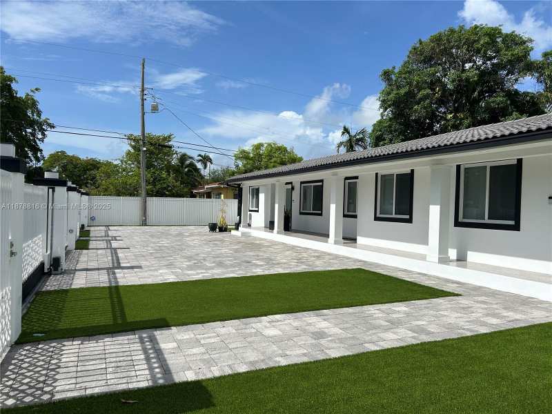400 SW 47th Ave, Miami FL 33134