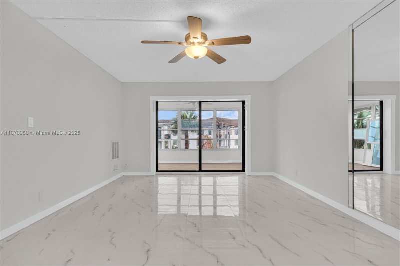 9355 SW 8th St # 425, Boca Raton FL 33428