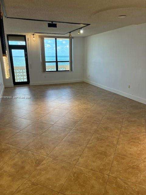 10185 Collins Ave # 917, Bal Harbour FL 33154
