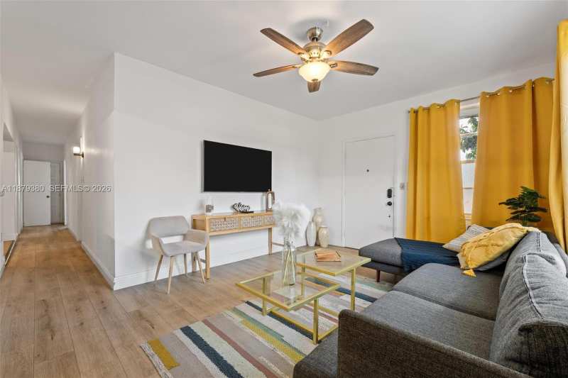 2453 SW 17th St # 2453, Miami FL 33145