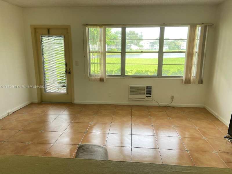 8 Fanshaw A # 8, Boca Raton FL 33434