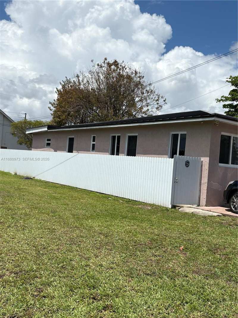 7130 NW 21st Ct, Miami FL 33147