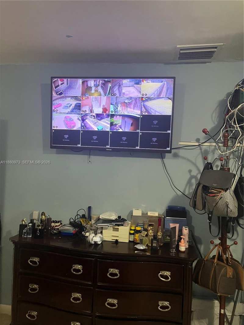 7130 NW 21st Ct, Miami FL 33147