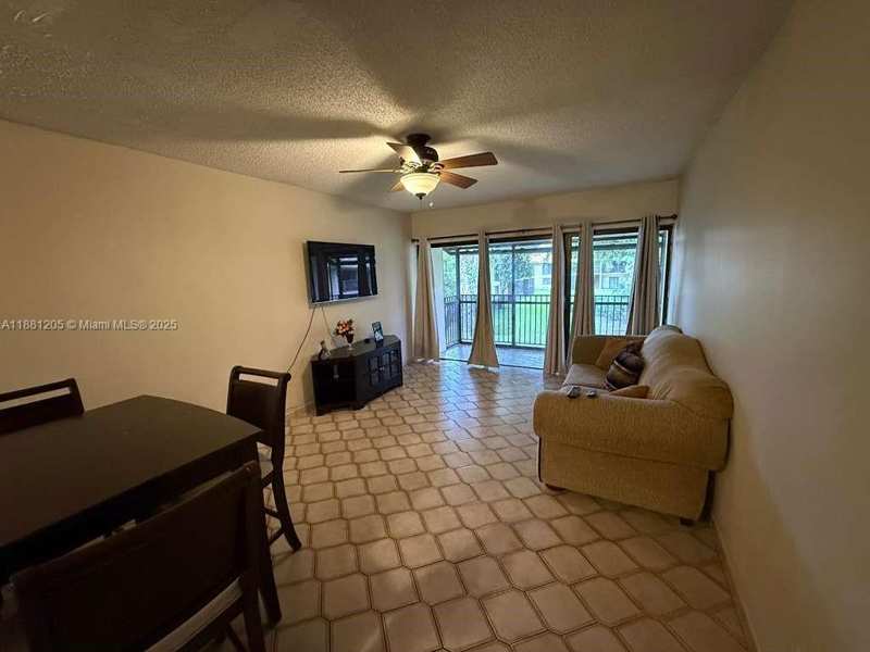 5915 Washington St # 116, Hollywood FL 33023