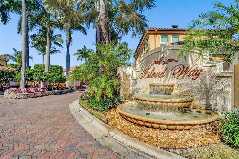 3710 NE 208th Ter, Aventura FL 33180