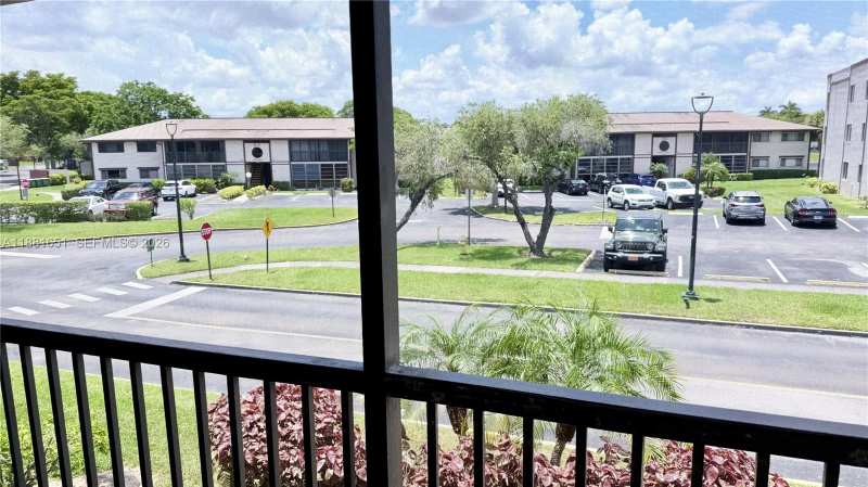 9794 N Belfort Cir # 202, Tamarac FL 33321