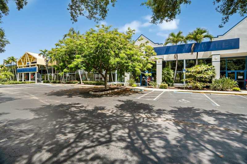 1605 W Oakland Park Boulevard, Oakland Park FL 33311