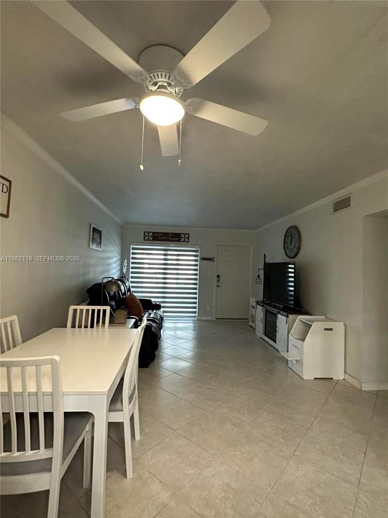 5387 SW 40th Ave # 103, Dania Beach FL 33314