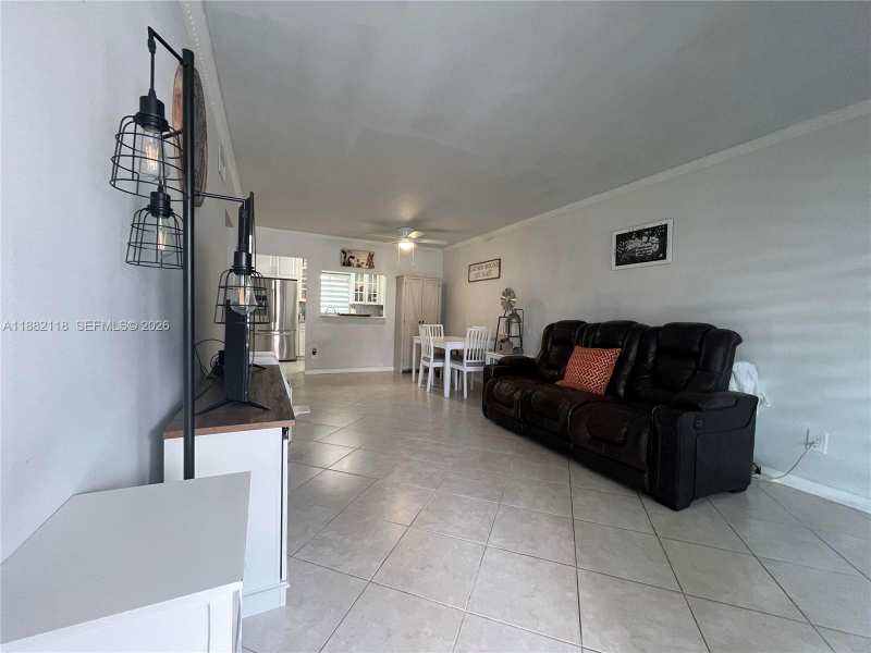 5387 SW 40th Ave # 103, Dania Beach FL 33314
