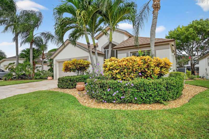2249 Soundings Court, FL 33413