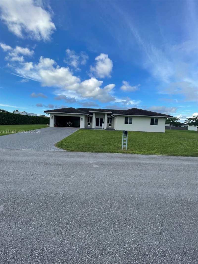 20605 SW 319th St, Homestead FL 33030